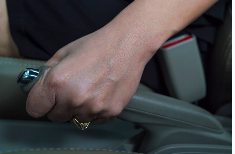 How to Keep Car's Brake Clean