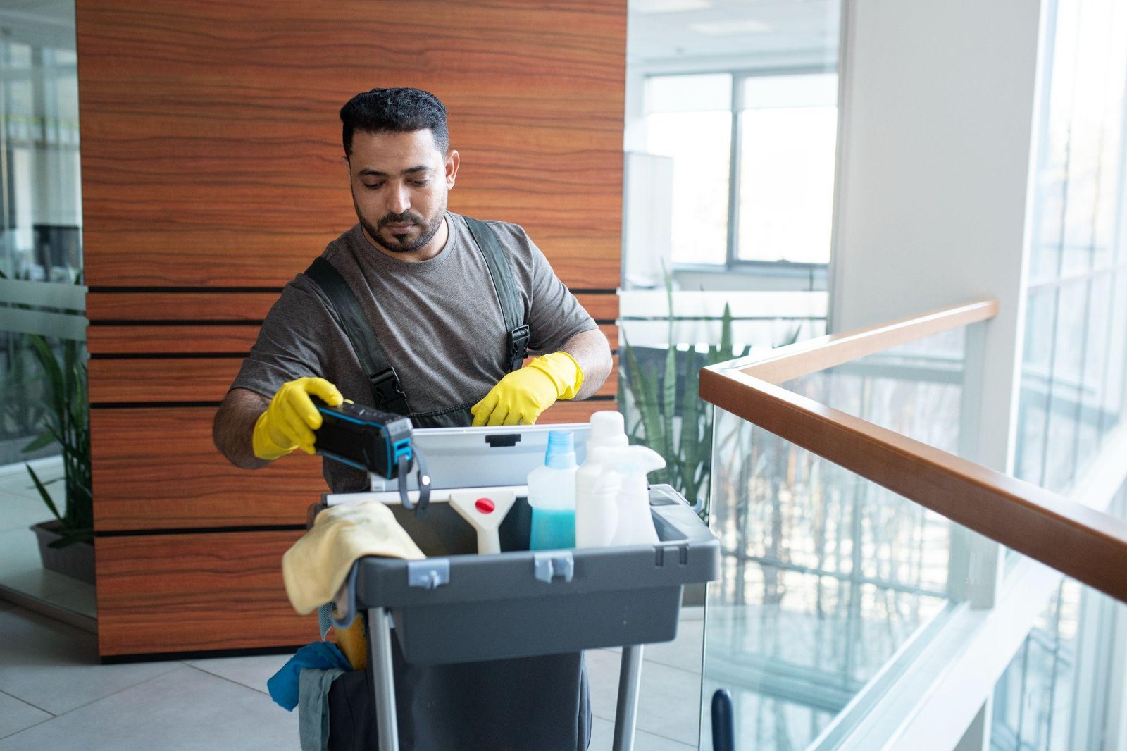 The Job of Expert Cleaning Services in Upgrading Working Environment Effectiveness